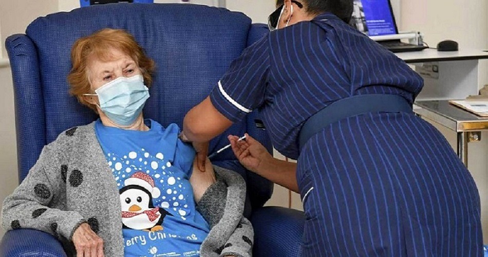 Margaret Keenan, de 90 años, primera persona vacunada en Reino Unido