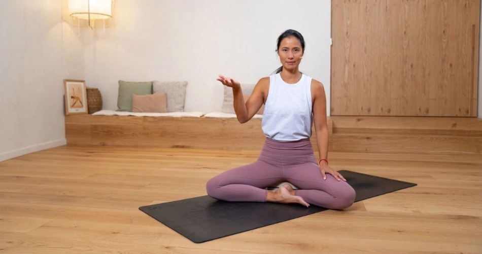 Yoga y meditación desde casa: bienestar a un paso de tu salón